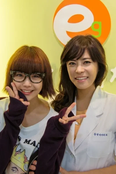 가수 겸 배우 아이유님